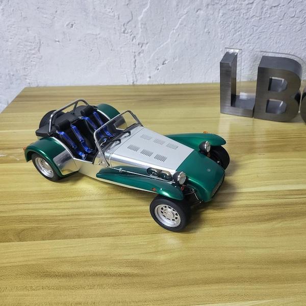 หัวข้อบล็อก: งานศิลปะบนสีเขียว: ความประณีตเบื้องหลังโมเดล RC Roadster คลาสสิก