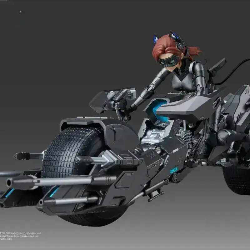 โมเดลประกอบจิ๊กซอว์ 1/10 ของ DC ซีรีส์ สาวแมวกับมอเตอร์ไซค์โมเดล