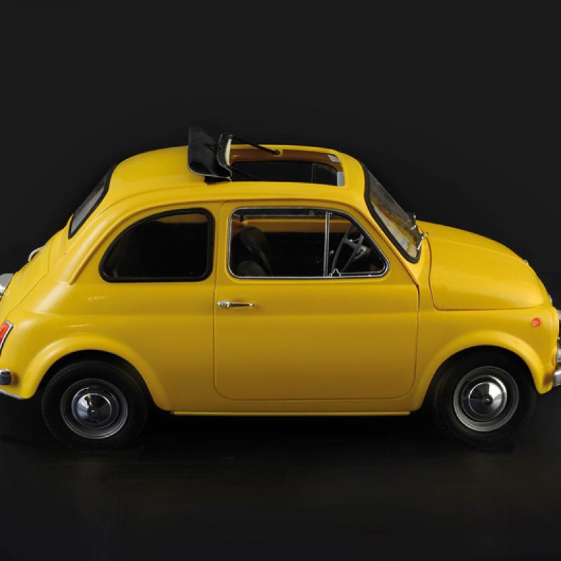 Italeri 4715S 1/12 FIAT 500F 1968 升级版模型车