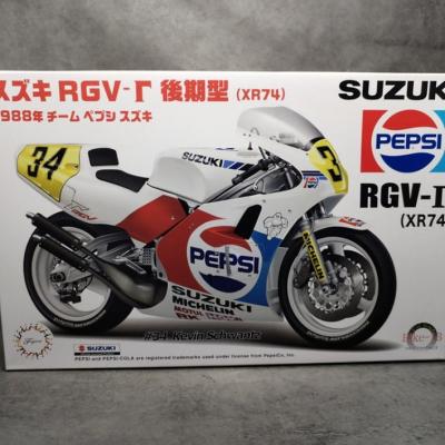Fujimi 1/12 Suzuki RGV-Γ XR74 1988 Pepsi Racing Car Model