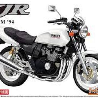 รถจำลองมอเตอร์ไซค์สเกล 1/12 รุ่น Yamaha XJR400S ปี 1994 จาก Qingdao