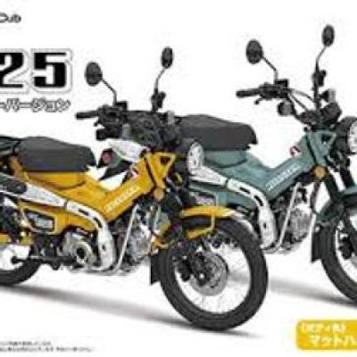 Fujimi 1/12 Honda CT125 Hunter Cub in Middle Blue Assembly Model
