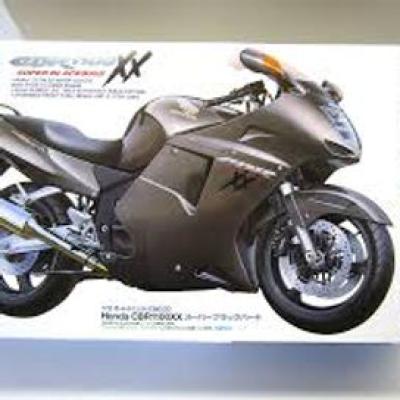 田宮1/12本田CBR1100XX超黑鳥模型