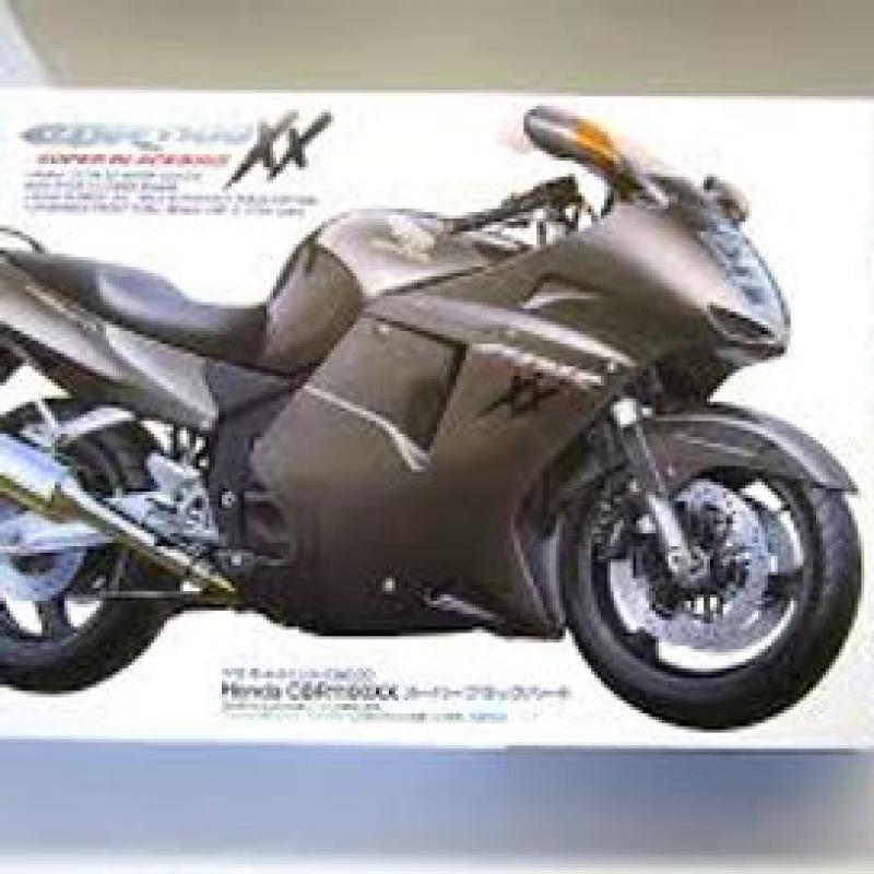 田宮1/12本田CBR1100XX超黑鳥模型