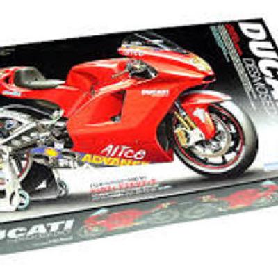 田宮1/12杜卡迪Desmosedici模型套件