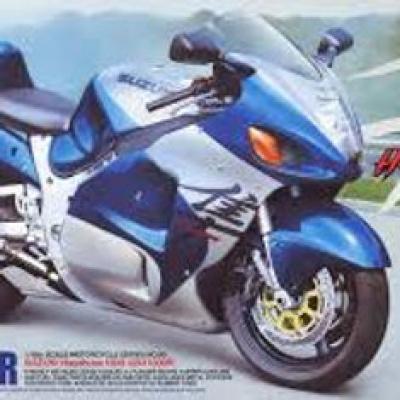 ชุดโมเดล Suzuki GSX1300R Hayabusa 1/12 จาก Tamiya