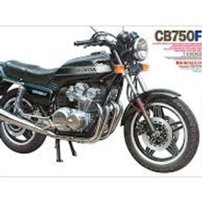 โมเดลรถจักรยานยนต์ฮอนด้า CB750F ขนาด 1/6 จาก Tamiya