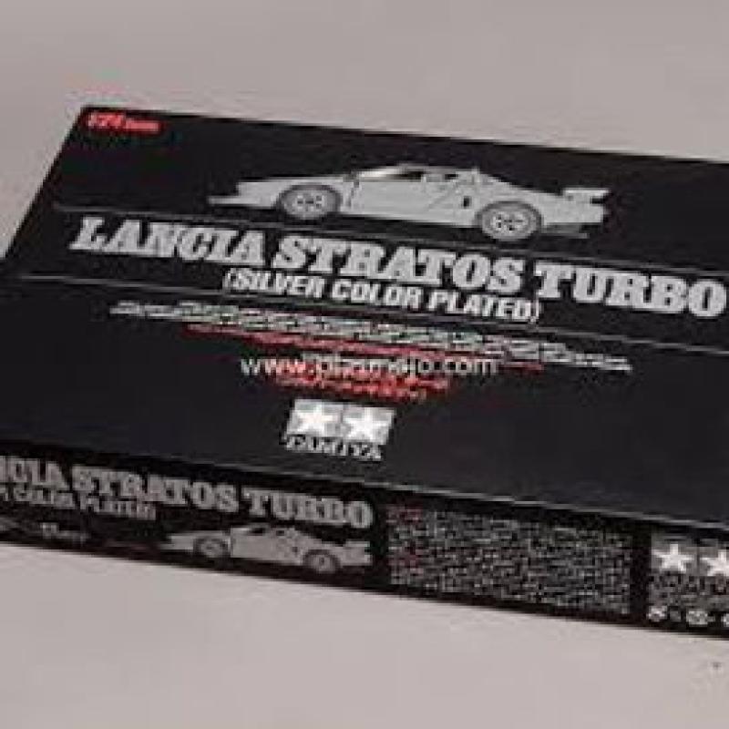 โมเดลสีเงินของ Tamiya 1/24 Lancia Stratos Turbo