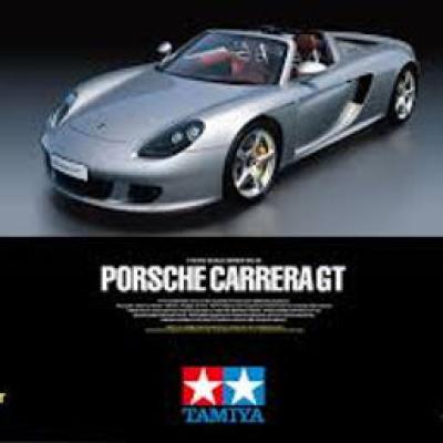田宮 1/12 保時捷 Carrera GT 模型車