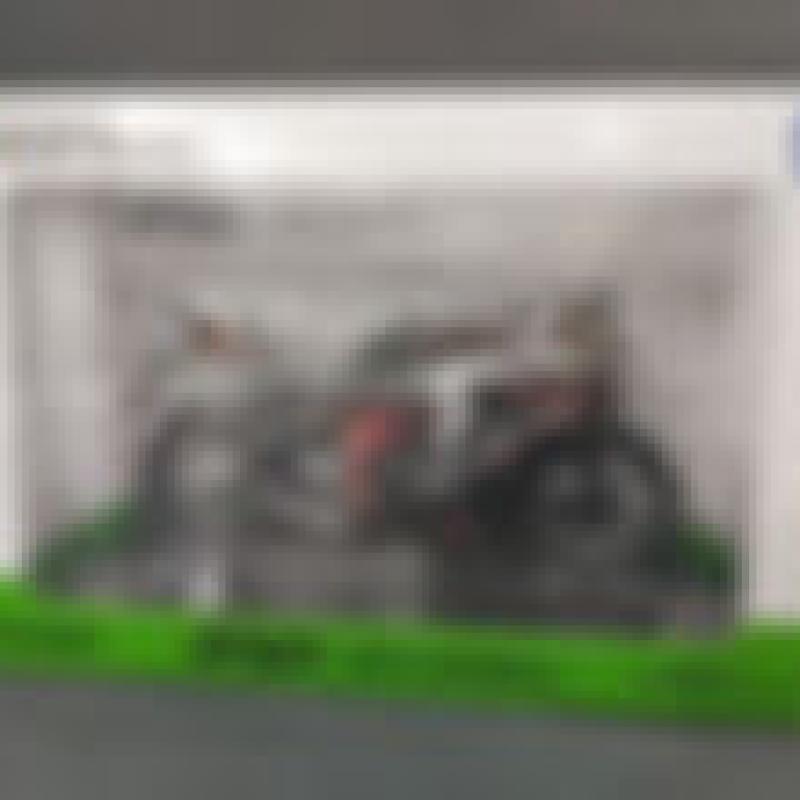 คาวาซากิ Ninja ZX-25R มาตรา 1/12 สีเงินแวว