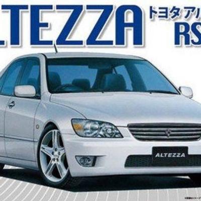 โมเดลที่ประกอบของ Toyota Altezza RS200 มาตรฐาน 1/24 จาก Fujimi