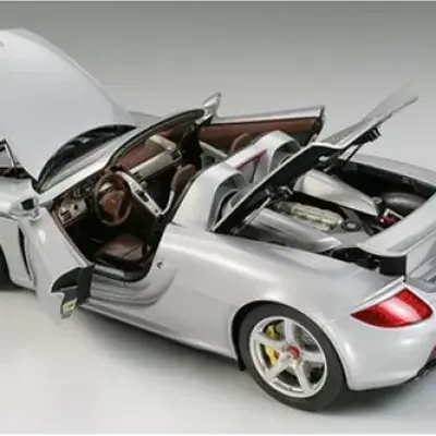 田宮 1/12 保時捷 Carrera GT 模型車