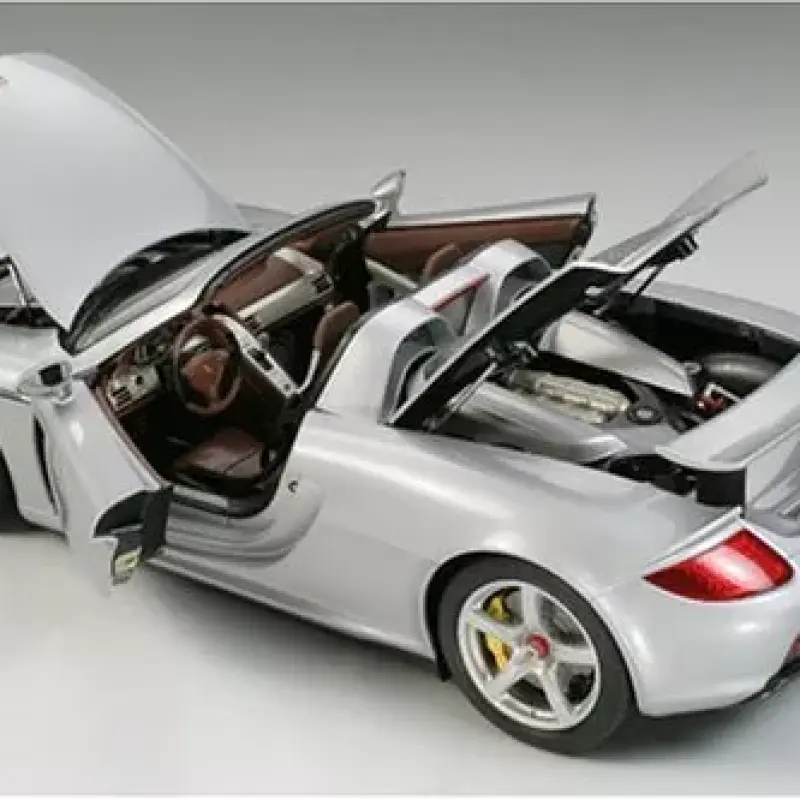 田宫 1/12 保时捷 Carrera GT 模型车